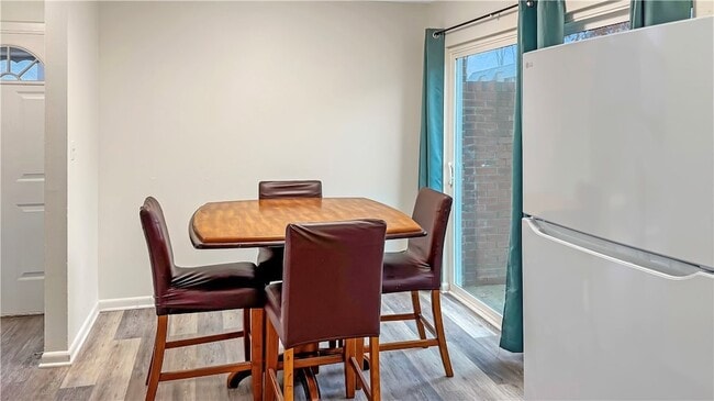 314 College Park Dr in Coraopolis, PA - Building Photo - Building Photo