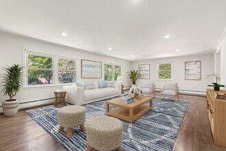 48 Meyer Pl in Riverside, CT - Building Photo - Building Photo