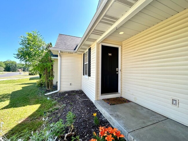 property at 2103-2105 Kinnrow Ave NW