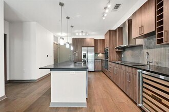 3600 S Lamar Blvd in Austin, TX - Building Photo - Building Photo