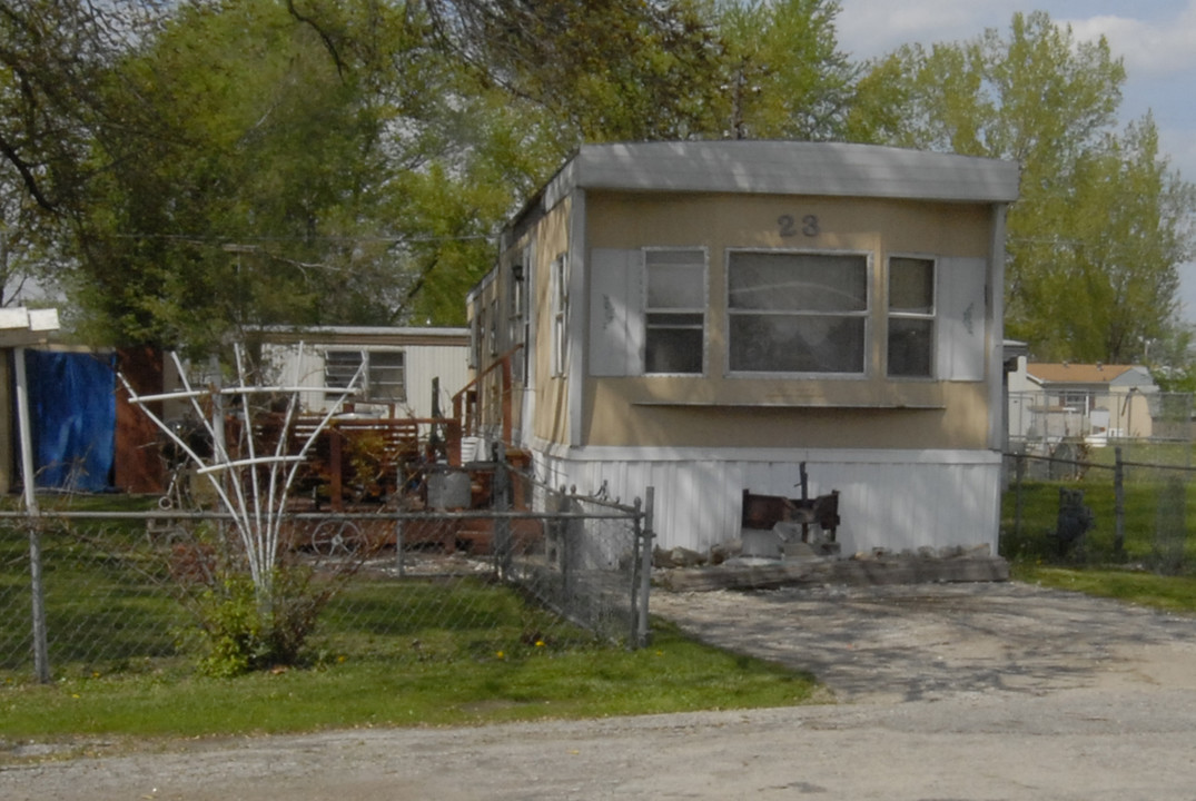 Triple B Mobile Home Park in St. Joseph, MO - Building Photo