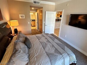 210 E Flamingo Rd in Las Vegas, NV - Building Photo - Building Photo