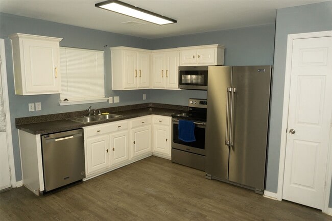 property at 4406 Thistle Pond Ct