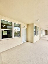 960 Starkey Rd in Largo, FL - Foto de edificio - Building Photo