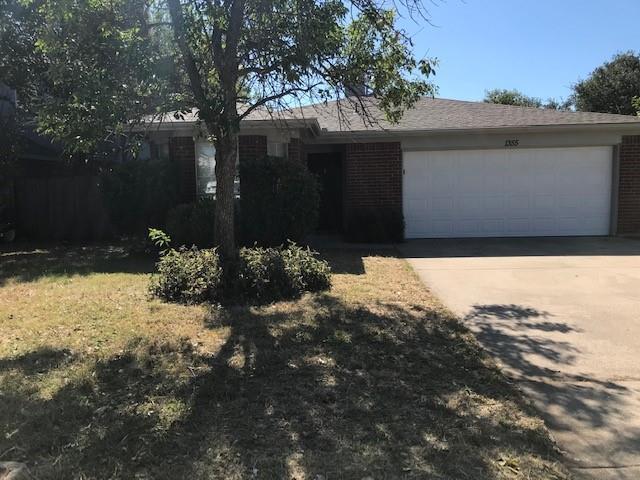 1355 Lincolnshire Way in Fort Worth, TX - Building Photo