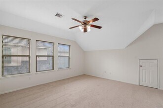 114 E Lasting Spring Cir in Spring, TX - Building Photo - Building Photo