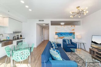 650 NE 2nd Ave in Miami, FL - Building Photo - Building Photo