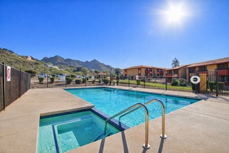 Foothills at the Preserve Apartments in Phoenix, AZ - Foto de edificio - Building Photo