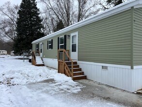 114 S Red Bud Trail in Buchanan, MI - Building Photo - Building Photo