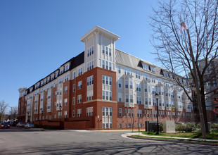 Halstead at The Metro in Fairfax, VA - Building Photo - Building Photo