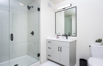 62 E Wacker Pl in Chicago, IL - Building Photo - Building Photo
