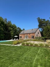 97 Swamp Rd in East Hampton, NY - Building Photo - Building Photo