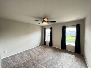 10526 Vinca Minor Ln in Houston, TX - Foto de edificio - Building Photo