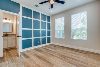 206 E 4th St in Arlington, TX - Building Photo - Building Photo