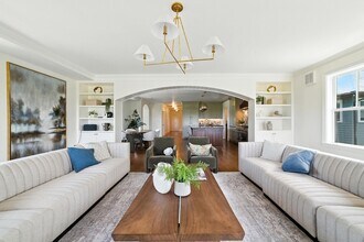 152 Winchester St, Unit #197 in Brookline, MA - Foto de edificio - Building Photo