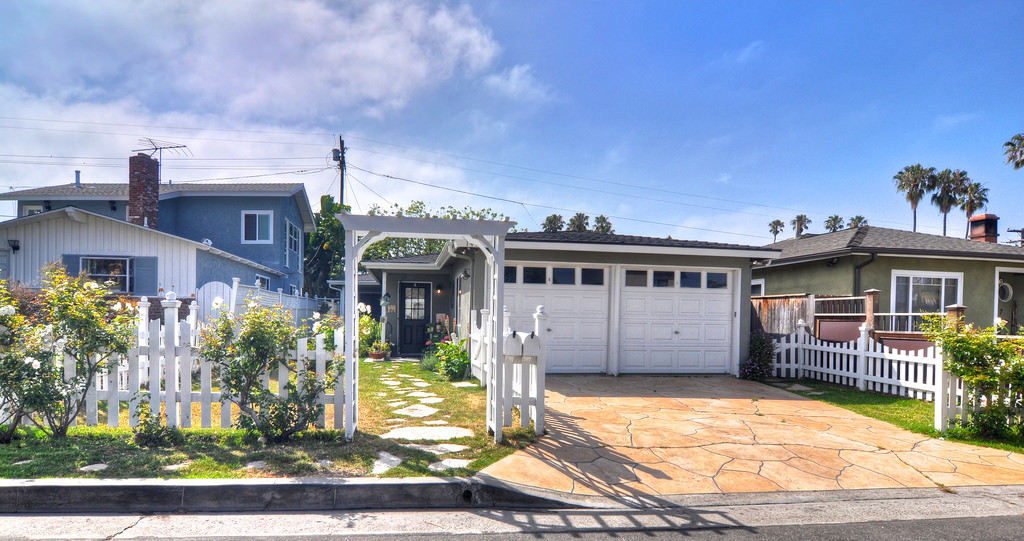 145 Avenida Pelayo in San Clemente, CA - Building Photo