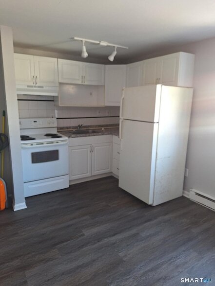 217 Hollister Ave, Unit a1 in Bridgeport, CT - Building Photo