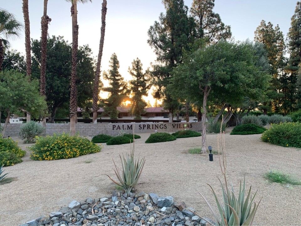 2857 N Los Felices Rd in Palm Springs, CA - Building Photo