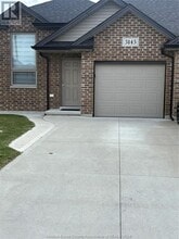 3145 Viola Cres in Windsor, ON - Building Photo - Building Photo