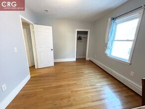 40 Plymouth St, Unit 2 in Cambridge, MA - Foto de edificio - Building Photo
