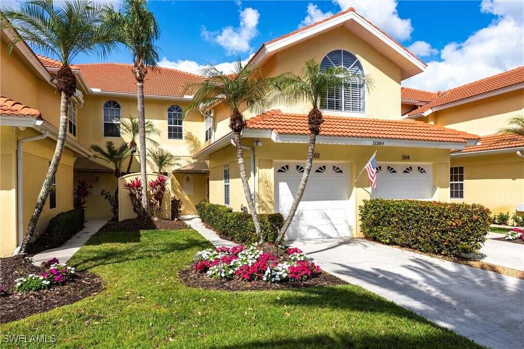 11384 Quail Village Way in Naples, FL - Building Photo
