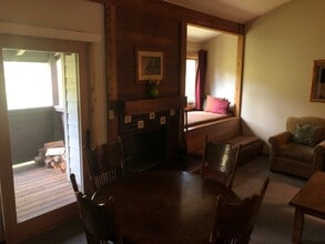 3865 S Lake Creek Dr in Wilson, WY - Building Photo - Building Photo