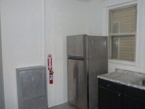 81 Rose Ter, Unit 1 in Newark, NJ - Foto de edificio - Building Photo