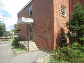 270 High St-Unit -C5 in Torrington, CT - Building Photo - Building Photo