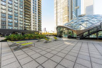 400 E Randolph St, Unit 1616 in Chicago, IL - Foto de edificio - Building Photo