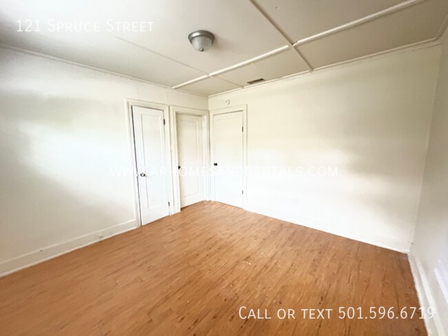 121 S Spruce St in North Little Rock, AR - Building Photo - Building Photo