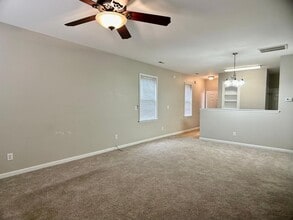 157 Woodson Dr in Clayton, NC - Foto de edificio - Building Photo