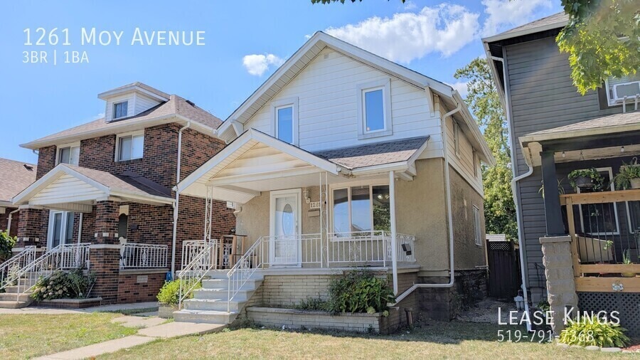 1261 Moy Ave in Windsor, ON - Building Photo