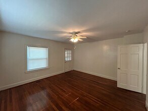 808 W Markham Ave in Durham, NC - Building Photo - Building Photo
