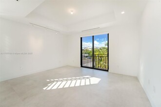 3345 SW 22nd Terrace in Miami, FL - Building Photo - Building Photo