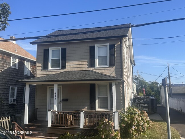 612 W Sylvania Ave in Avon By The Sea, NJ - Building Photo - Building Photo