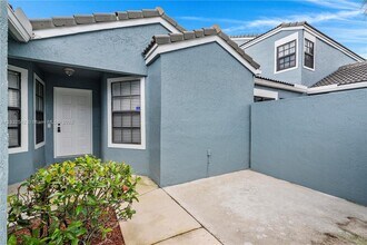 8354 Waterford Ave in Tamarac, FL - Building Photo - Building Photo