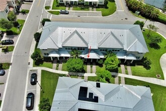 5140 Eucalyptus Dr in Hollywood, FL - Foto de edificio - Building Photo