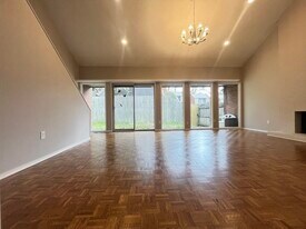 5763 Barfield Rd in Memphis, TN - Building Photo