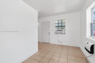 2047 Lincoln Ave in Opa Locka, FL - Building Photo - Building Photo