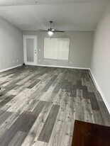3716 Cotswold Ave, Unit V in Greensboro, NC - Building Photo