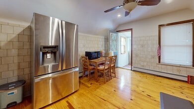 15 Stanley Ave, Unit 3 in Medford, MA - Foto de edificio - Building Photo