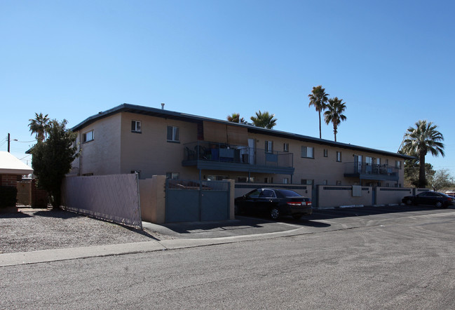 San Miguel Apartments in Tucson, AZ - Building Photo - Building Photo