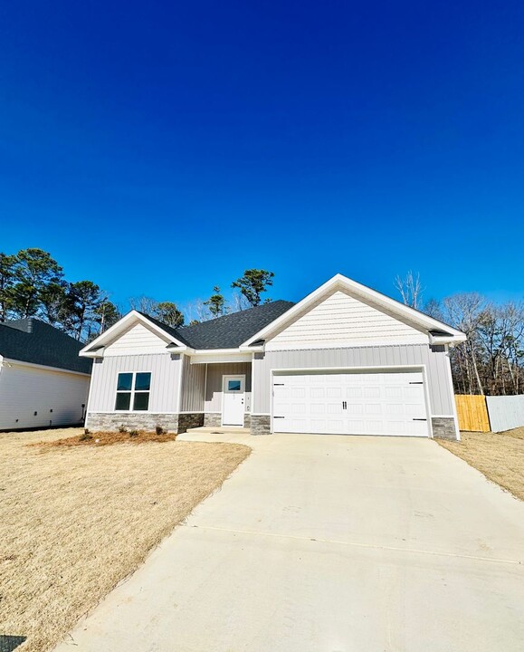 103 Garrett Ln in Bonaire, GA - Building Photo