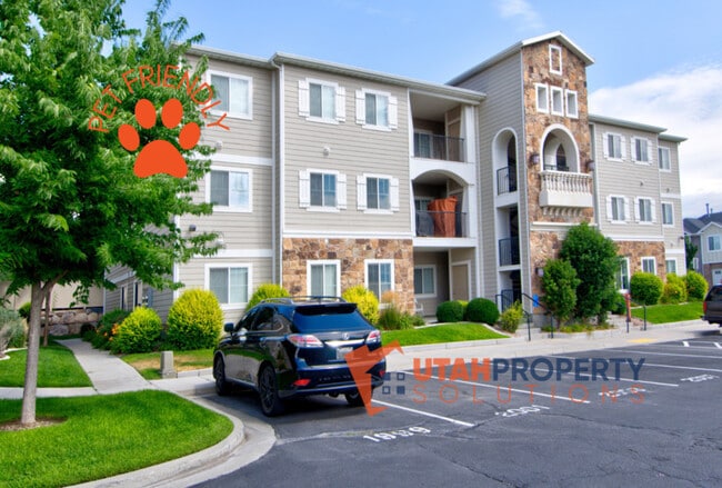 property at 1807 N Crest Rd