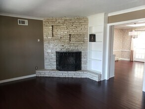 1101 Glenwood Ave in Nichols Hills, OK - Building Photo - Building Photo