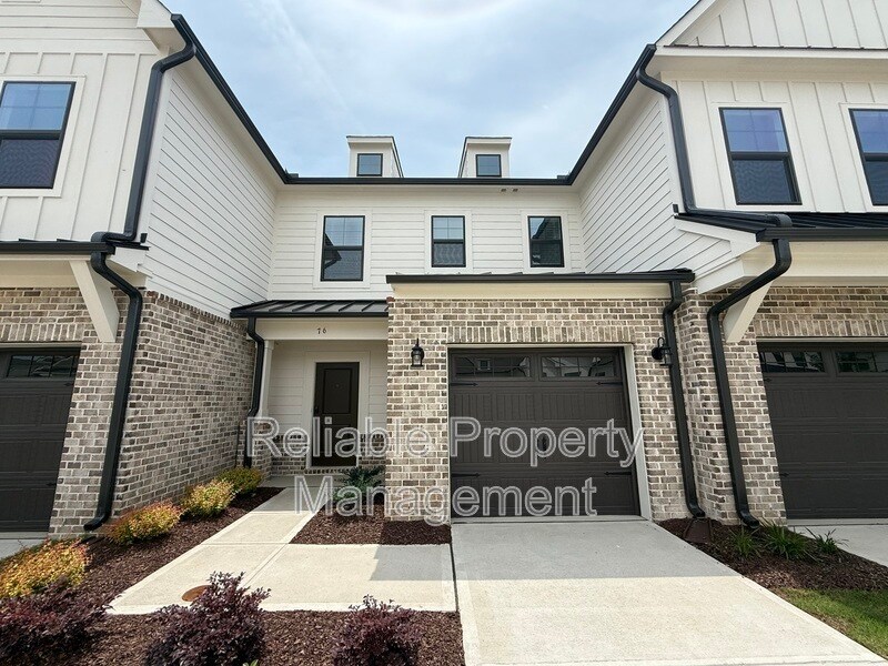 76 N District Ave in Clayton, NC - Building Photo