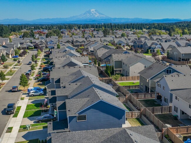 14385 99th Ave SE in Yelm, WA - Building Photo - Building Photo