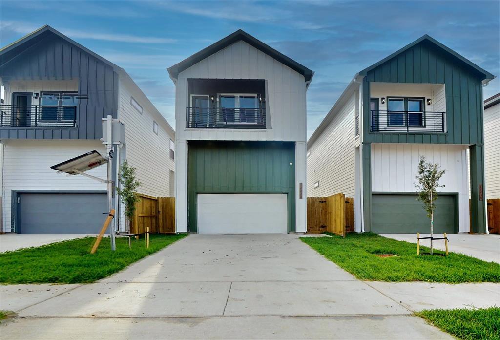 12264 Kirkgard Dr in Houston, TX - Building Photo