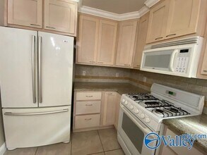 400 NW Forrest Pk Ct in Huntsville, AL - Building Photo - Building Photo