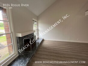 8594 Rogue River Ave in Fountain Valley, CA - Building Photo - Building Photo